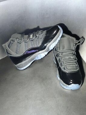 Jordan Boys' Grey and Black High-Top Sneakers
